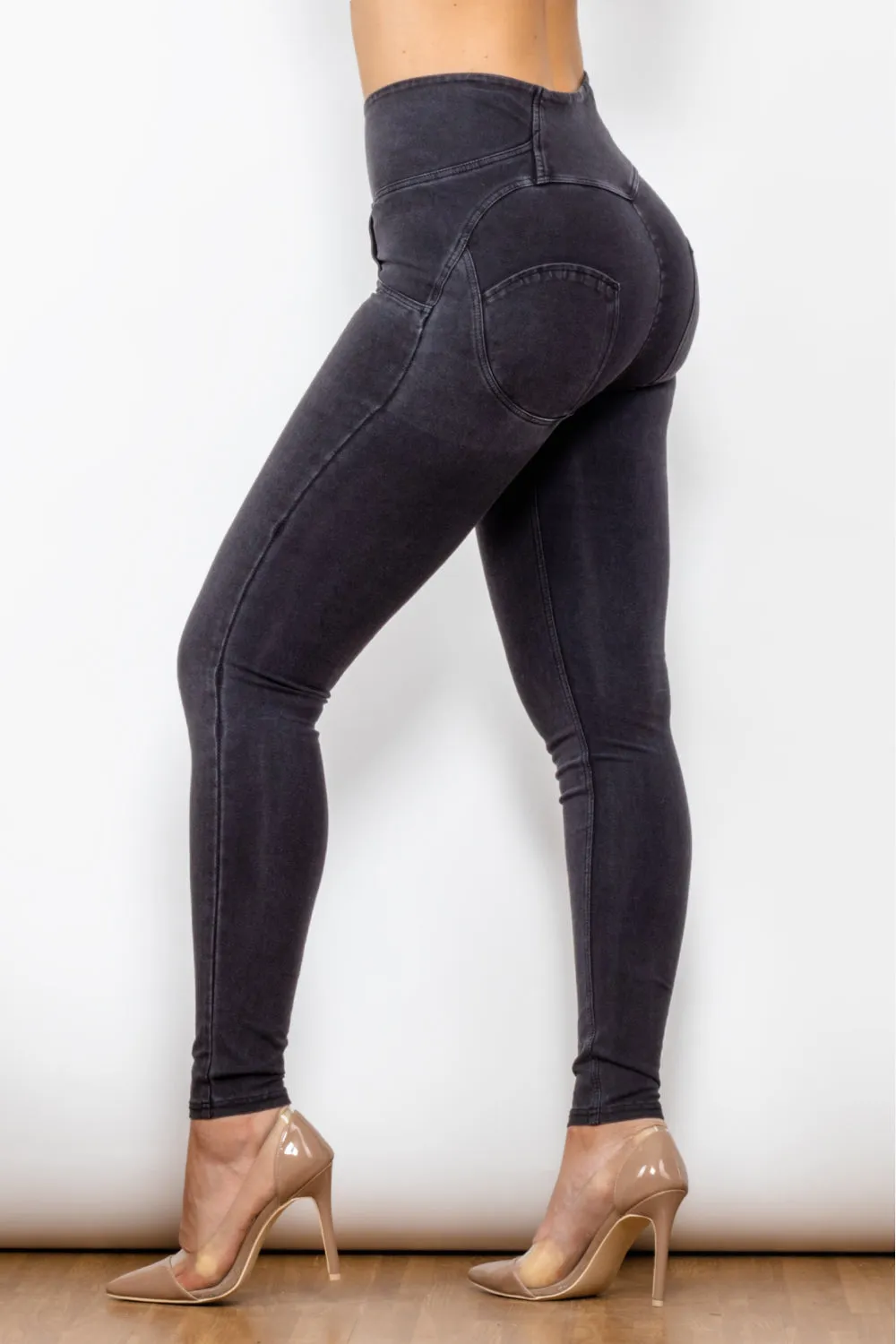 Dark Zip Closure Skinny Jeans