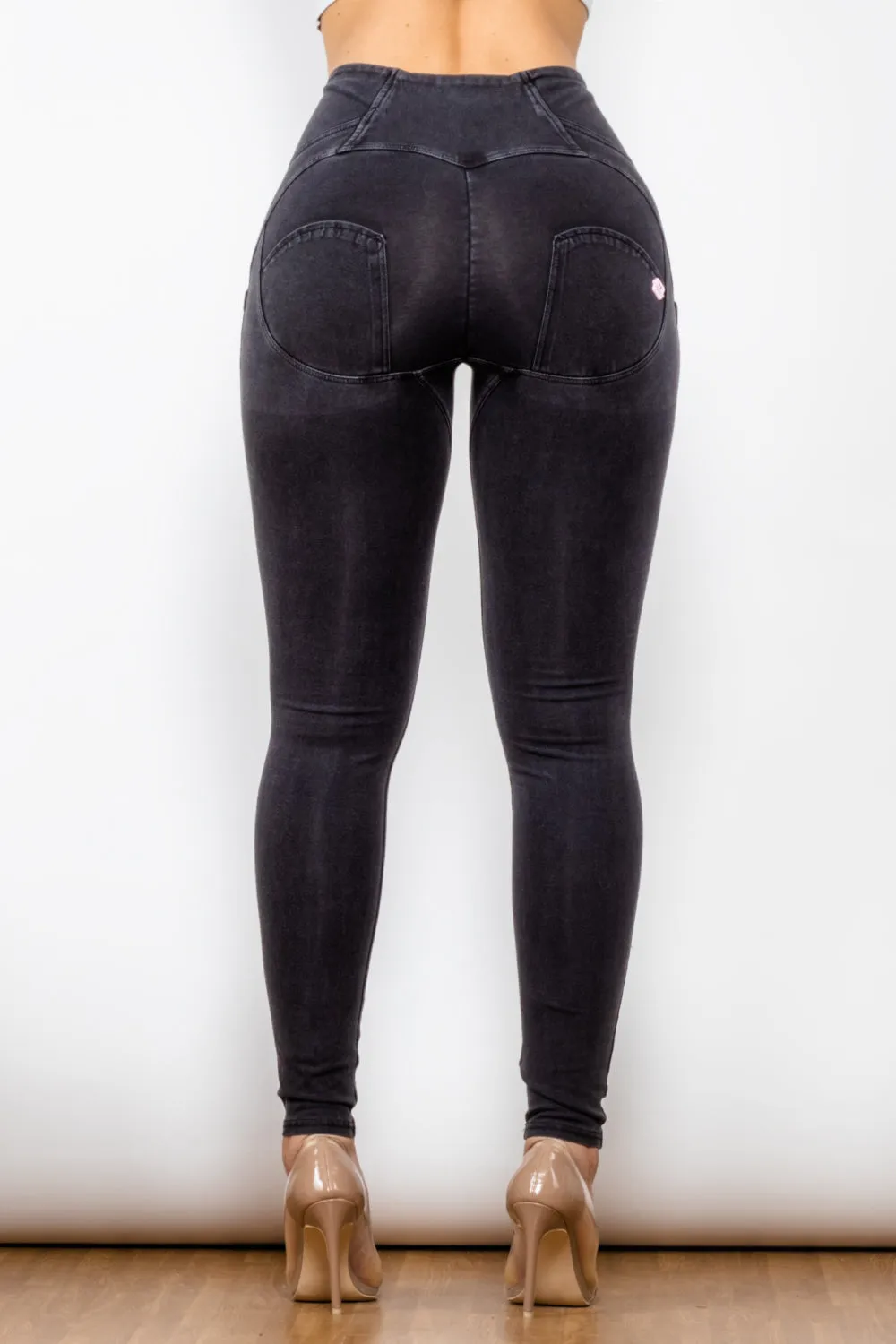 Dark Zip Closure Skinny Jeans