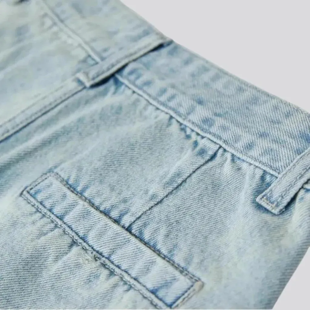 Pleated waistline light wash women's denim shorts