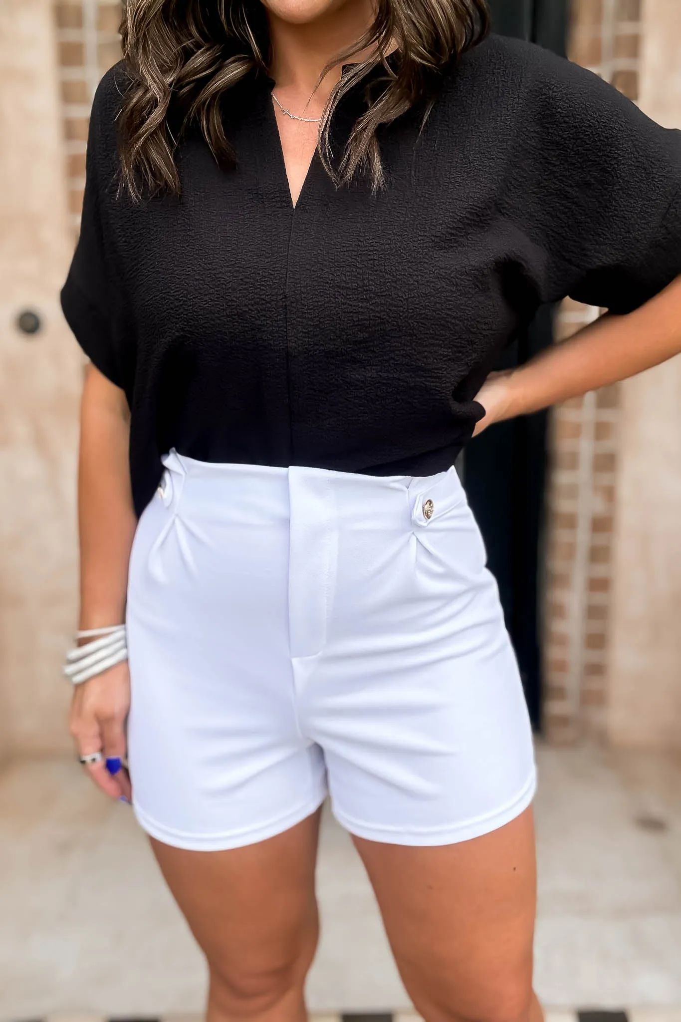 Shoshanna White Knit Crepe Front Pleat Button Shorts