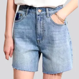 Whiskered women's jeans shorts