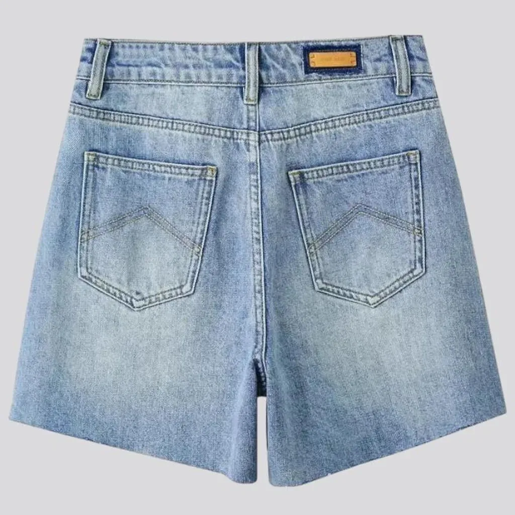 Whiskered women's jeans shorts