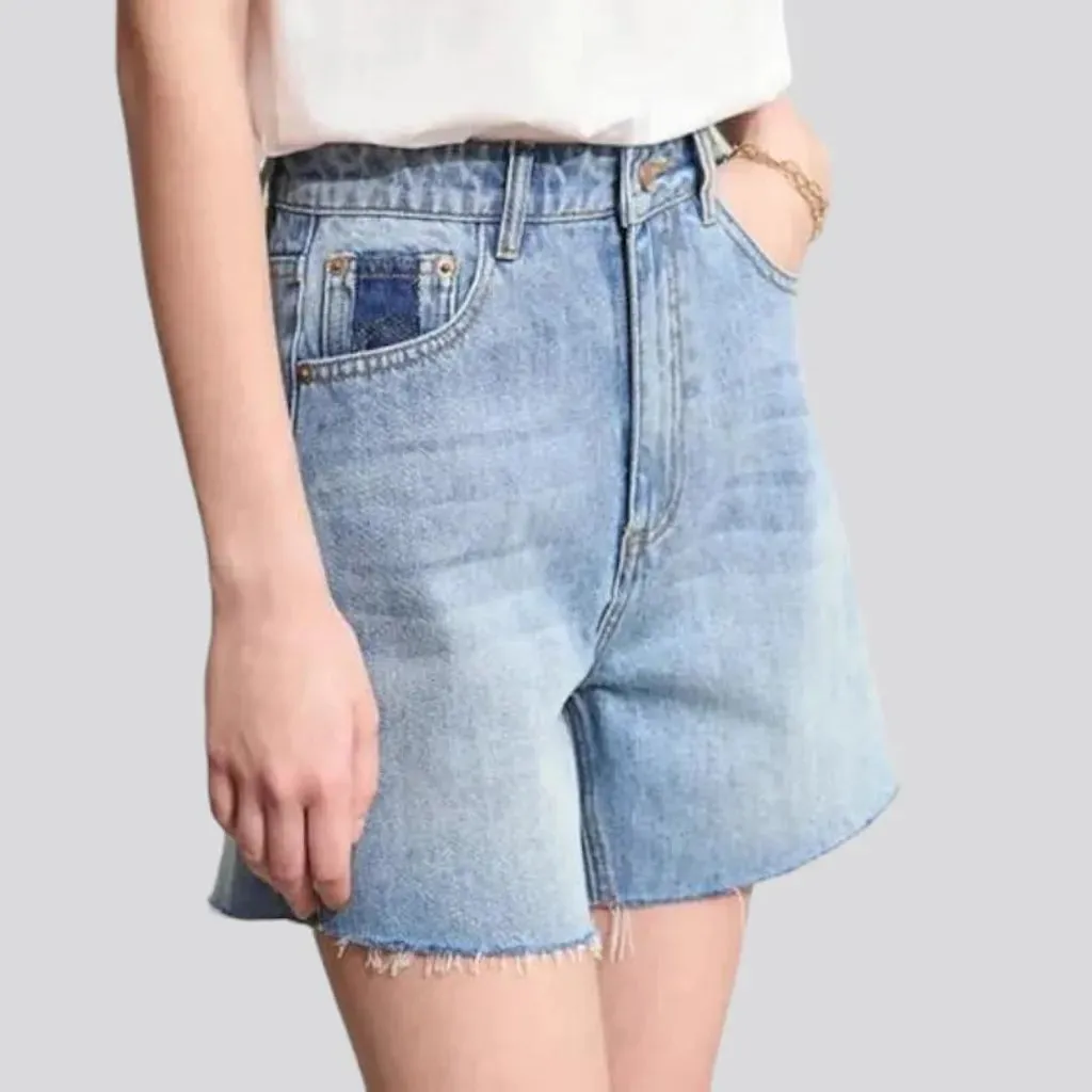 Whiskered women's jeans shorts